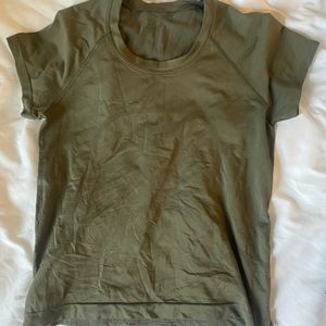 Lululemon Crop Swiftly top